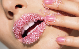3d обои Девушка с розовыми сахарными губами  губы