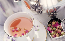 3d обои Чай с ароматными розовыми лепестками  цветы